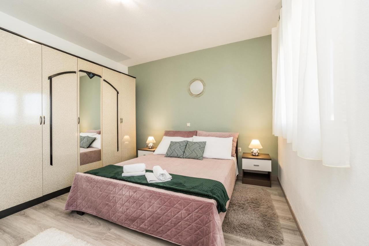 Apartments Matilda Sukosan Bagian luar foto