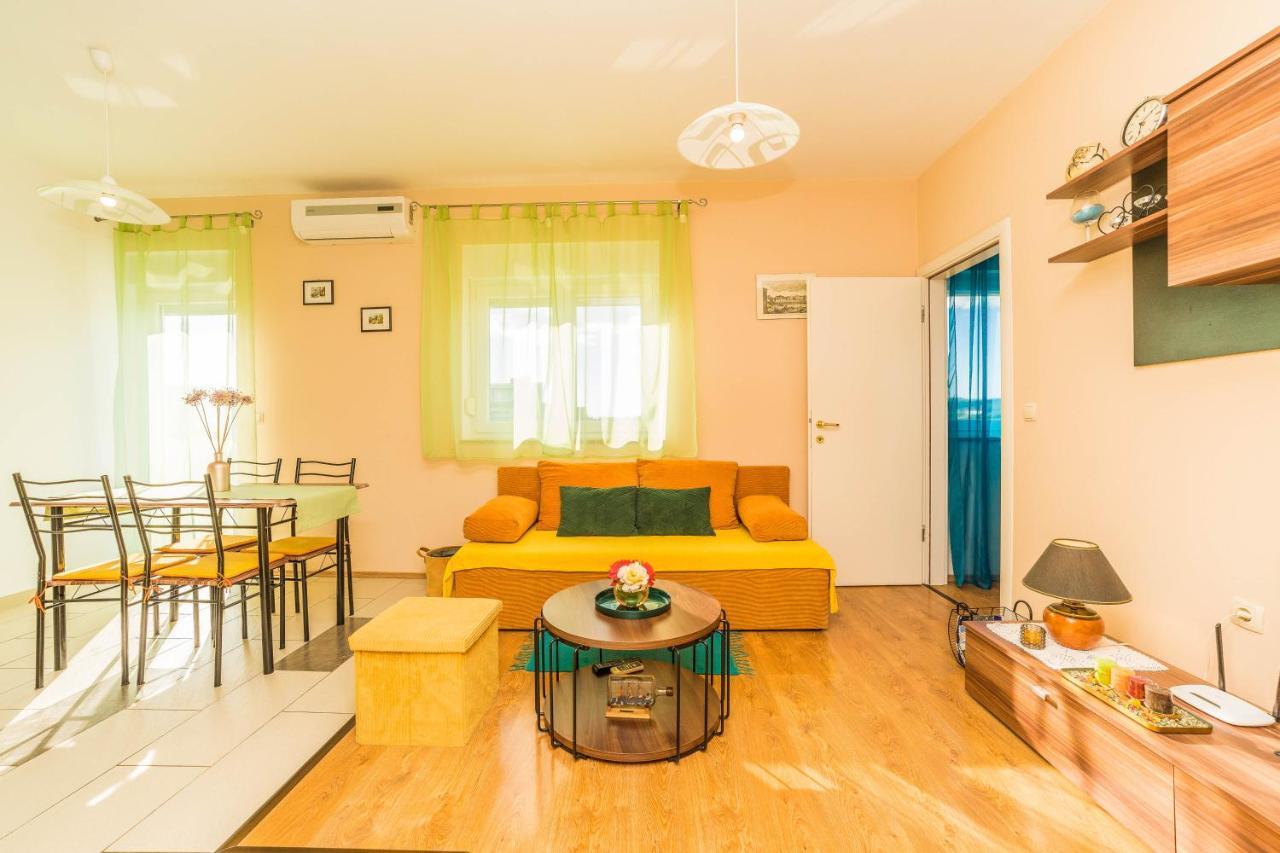 Apartments Matilda Sukosan Bagian luar foto